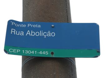 Placa que identifica a Rua Abolição, importante via de ligação entre o Centro e a região da Ponte Preta Fotos: Leandro Ferreira/Hora Campinas
