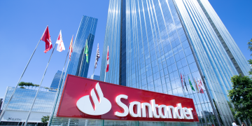 Banco estimula funcionários a doar cestas básicas