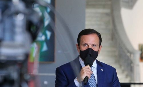 O avesso do avesso do avesso