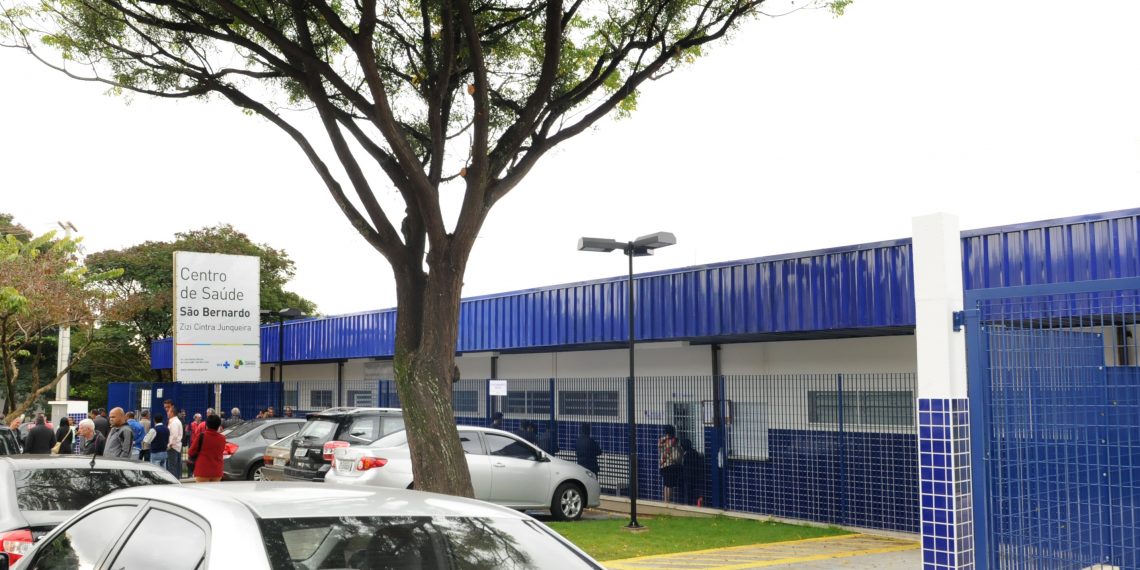Entrada do CS. São Bernardo, um dos 14 centros de saúde que permanecerão abertos neste final de semana para atender casos suspeitos de Covid. Foto: Divulgação