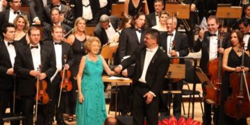 Soprano Niza Tank celebra 90 anos