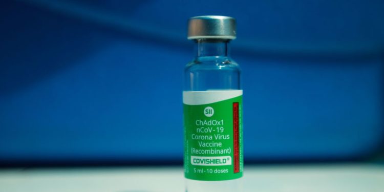 Vacina de oxford pode ter causado embolia em pacientes. Foto: Divulgação