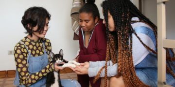 Repúblicas acolhem jovens que viviam em abrigos