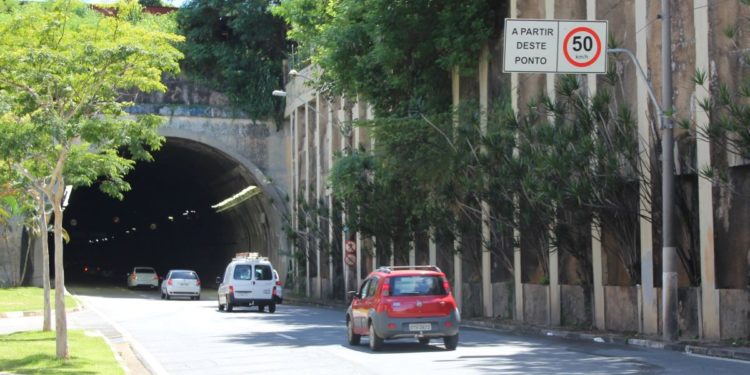 Entrada do túnel no sentido Centro: local está entre os campeões de multa por excesso de velocidade. Foto: Divulgação