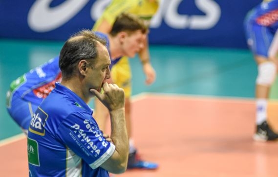 Vôlei Renata supera melhor campanha