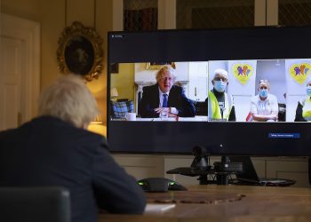 Primeiro-ministro britânico, Boris Johnson, participa de conferência como voluntários engajados na luta contra a Covid-19 Foto Simon Dawson/Fotos Públicas