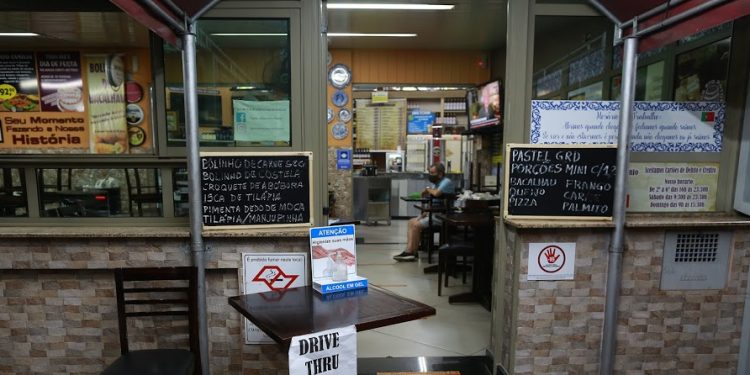 Bares e restaurantes desaprovam manutenção de restrições