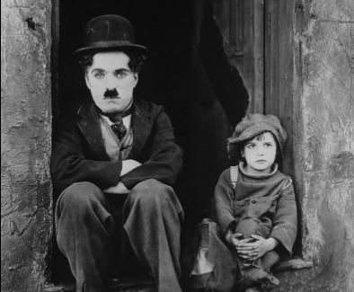 Charlie Chaplin no filme "O garoto" - Foto: Reprodução