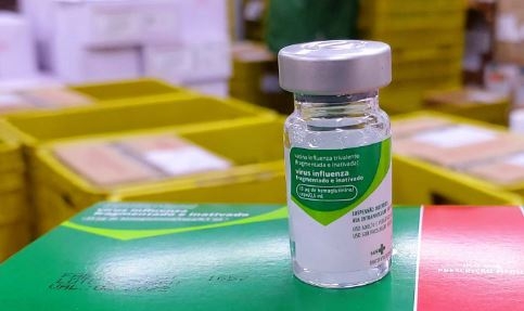 Trabalhadores da Saúde recebem vacina da gripe a partir de 3 de maio