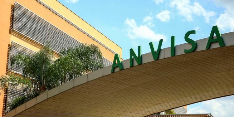 Sede da Anvisa em Brasília: órgão dá aval para novo estudo de vacina contra Covid - Foto: Marcelo Camargo/Agência Brasil