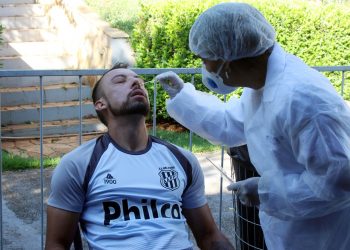 Jogador faz teste para detecção do coronavírus - Fotos: Ponte Press/Diego Almeida