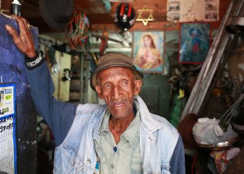 'Maringá Famoso' foi servente de pedreiro, engraxate e vendedor até passar a trabalhar com conserto de portas de aço. Fotos: Leandro Ferreira/Hora Campinas