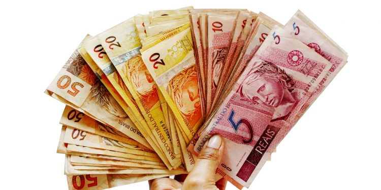 A fórmula de reajuste do salário mínimo, que atualmente é de R$ 1.100, será modificada. Foto: Pixabay/Divulgação