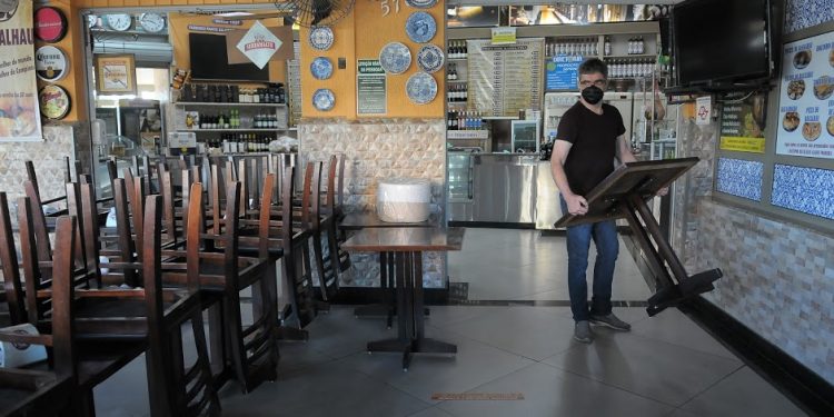 Pandemia coloca sob risco 83% dos bares e restaurantes da RMC