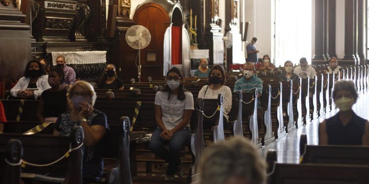 Missa de Páscoa realizada na Catedral Metropolitana de Campinas: obediência às regras sanitárias. Foto: Divulgação/Facebook