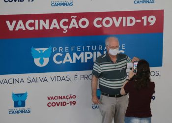 Teve inicio nesta 2ª feira o programa de vacinação para o pessoal ligado à Educação: expectativa é imunizar perto de 3.500 servidores Foto: Leandro Ferreira/Hora Campinas