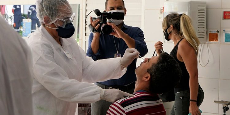 Planos devem autorizar teste de PCR de forma imediata