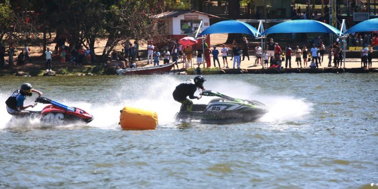 Decreto regulamenta o uso da Lagoa para esportes aquáticos