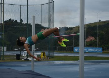 Valdiléia Martins, vencedora no salto em altura. Atletas da Orcampi voltaram às competições no final de semana. Foto Divulgação \ Orcampi