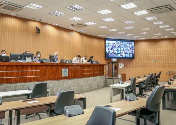 Vereadores de Campinas vão ao MP contra colegas por conduta na pandemia