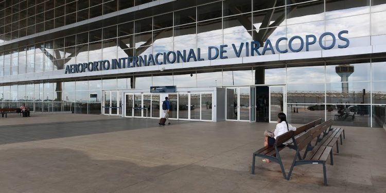 O avanço da vacinação contribui oara o crescimento do volume de passageiros de Viracopos. Foto: Leandro Ferreira/Hora Campinas