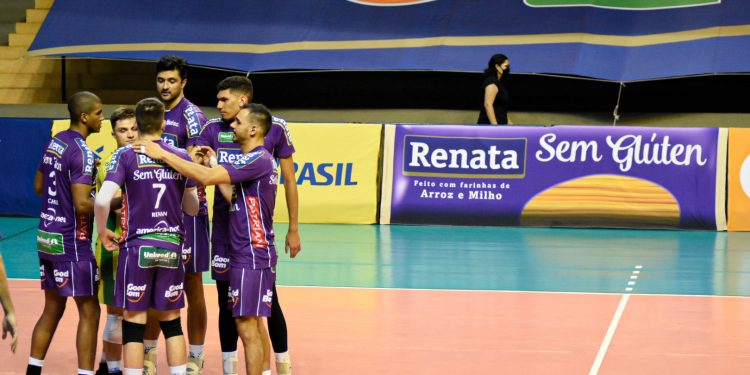Vôlei Renata inicia hoje confronto semifinal da Superliga