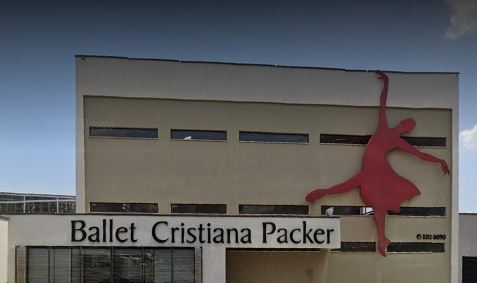 Escola de dança concede bolsa de estudos para alunas da rede pública