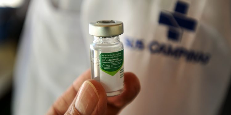 A vacina é aplicada em dose única e protege contra Influenza A (H1N1), Influenza A (H3N2) e Influenza B. Foto: Divulgação