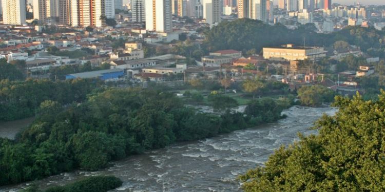 Piracicaba, banhada pelo rio de mesmo nome, é hoje uma metrópole com mais de 400 mil habitantes e referência econômica para milhares de moradores do entorno Foto: Divulgação