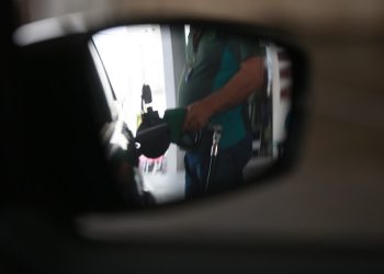 Petrobras promove novo reajuste nos preços da gasolina e do diesel a partir desta terça-feira (26) - Foto: Leandro Ferreira/Hora Campinas