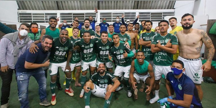 Time comemora classificação - Foto: Thomaz Marostegan/Guarani FC