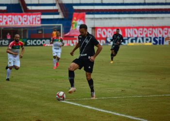 O atacante pontepretano Paulo Sérgio durante a partida contra o Brusque. Foto: JeffersonAlves/Brusque