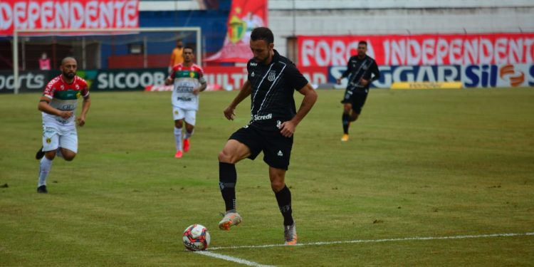 Ponte Preta estreia com derrota fora de casa na Série B