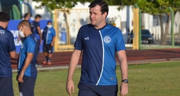 Guarani age rápido e acerta contratação do técnico Daniel Paulista