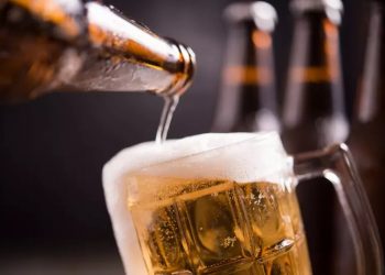 O brasileiro consome em média seis litros de cerveja por mês. Foto: Divulgação