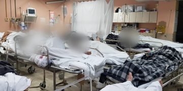 Pacientes na Sala Vermelha do Hospital Mário Gatti, em Campinas