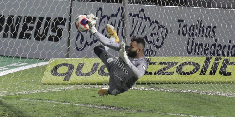 Ponte Preta tenta coroar campanha com título do Troféu do Interior