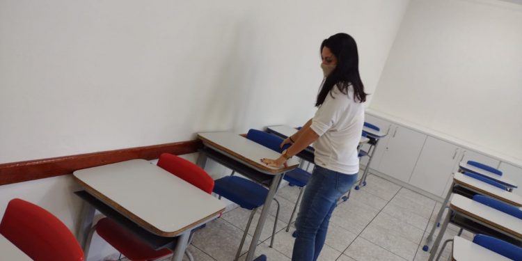 Sala de aula da rede pública de Valinhos sendo preparada para o retorno dos alunos. Foto: Divulgação