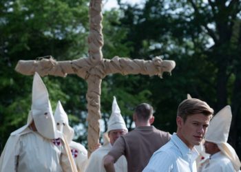 Lucas Till vive o ativista Bob Zellner: luta contra a Ku Klux Klan Fotos: Divulgação