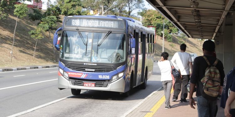 Importunação sexual  foi praticada dentro de um ônibus do transporte coletivo - Foto: Leandro Ferreira/Hora Campinas