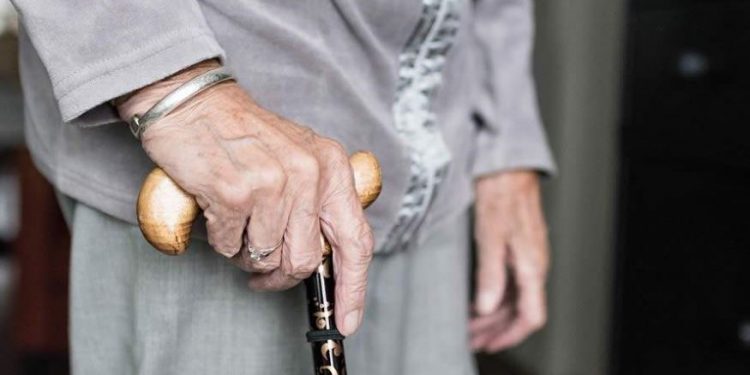 Acidentes domésticos com idosos: é fundamental que a casa seja um ambiente seguro, principalmente neste momento de isolamento social - Foto: Pixabay