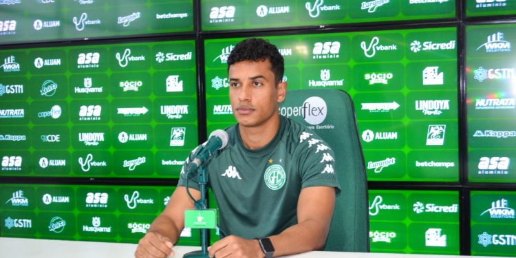 Diogo Mateus se coloca à disposição para jogar e pede ‘pés no chão’ na luta pelo acesso