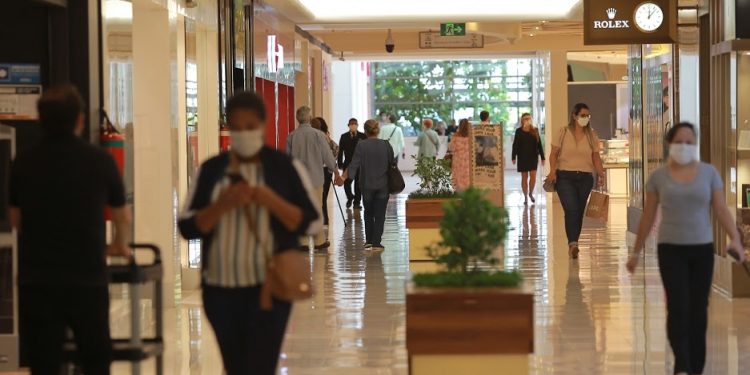 Comércio da RMC registra aumento de 18,63% no mês de maio