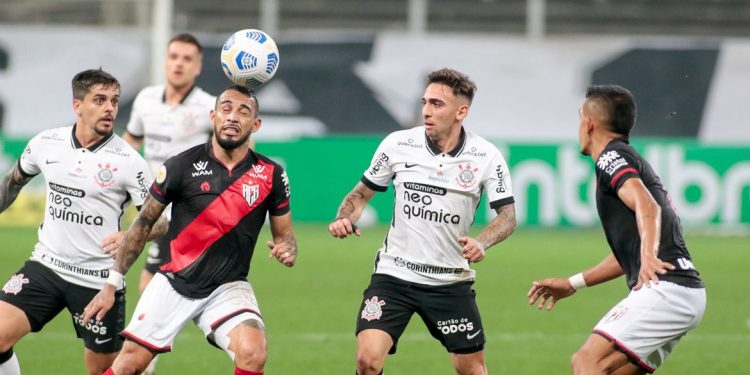Corinthians perde em casa e se complica na Copa do Brasil