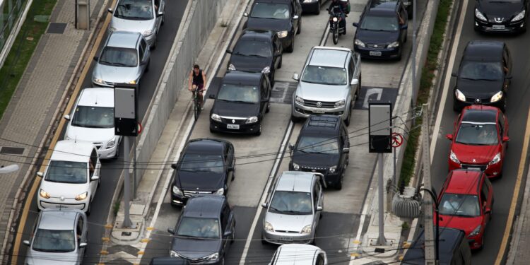 SP lança programa que prevê descontos em juros e multas de IPVA e ICMS