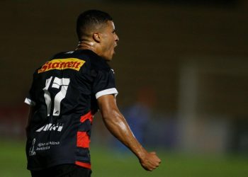 Ex-atacante da Ponte, João Victor comemora gol pelo Ituano. Foto: Fernando Roberto/Ituano FC