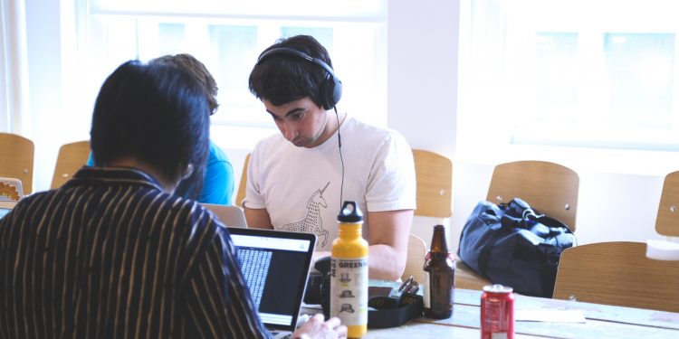 Coletivo Online abre inscrições para qualificação profissional