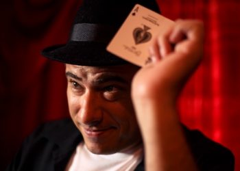 O mágico Alejandro Muniz - Foto: Divulgação