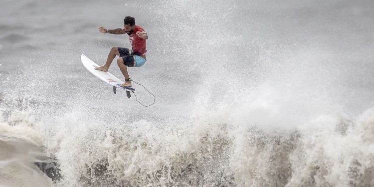 Ítalo Ferreira, ouro no surfe. Foto: COB