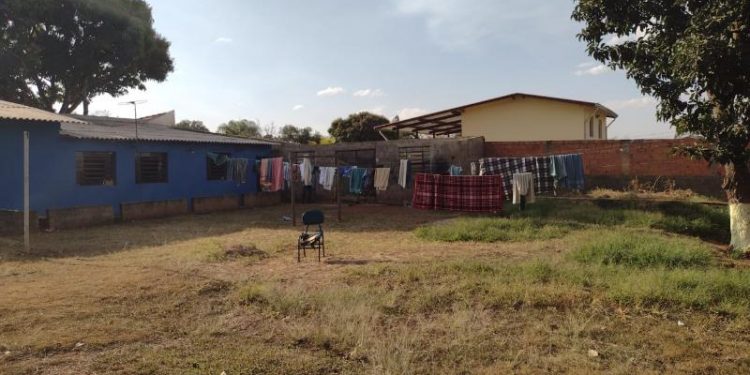 Vigilância interdita comunidade terapêutica no Recanto dos Dourados